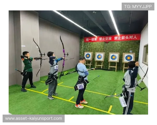 射箭大神一箭穿十环震撼赛馆：见证传奇时刻